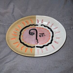 ANTHROPOLOGIE SUNBURST TRINKET/SOAP DISH//WINKING FACE//STONEWARE